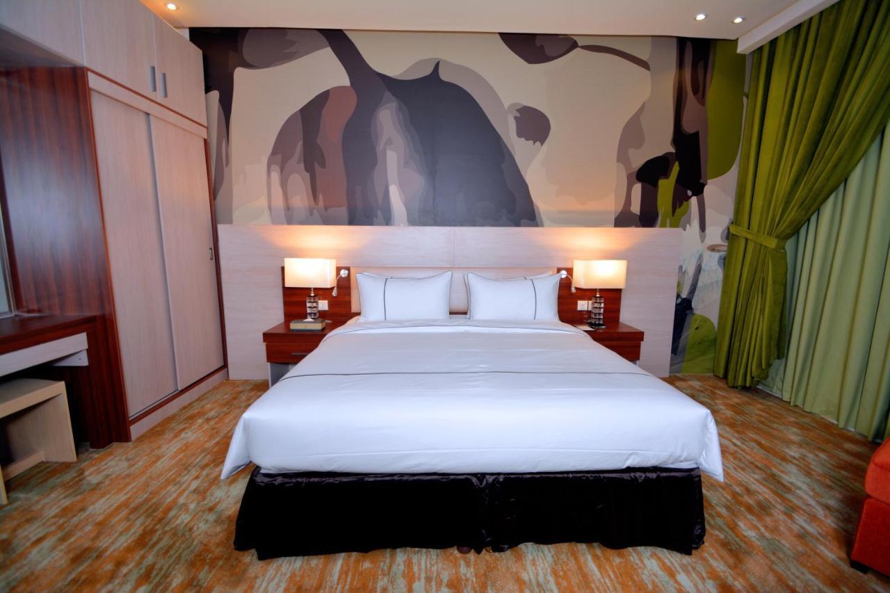 Thwary Hotel Suites Rijad Zewnętrze zdjęcie