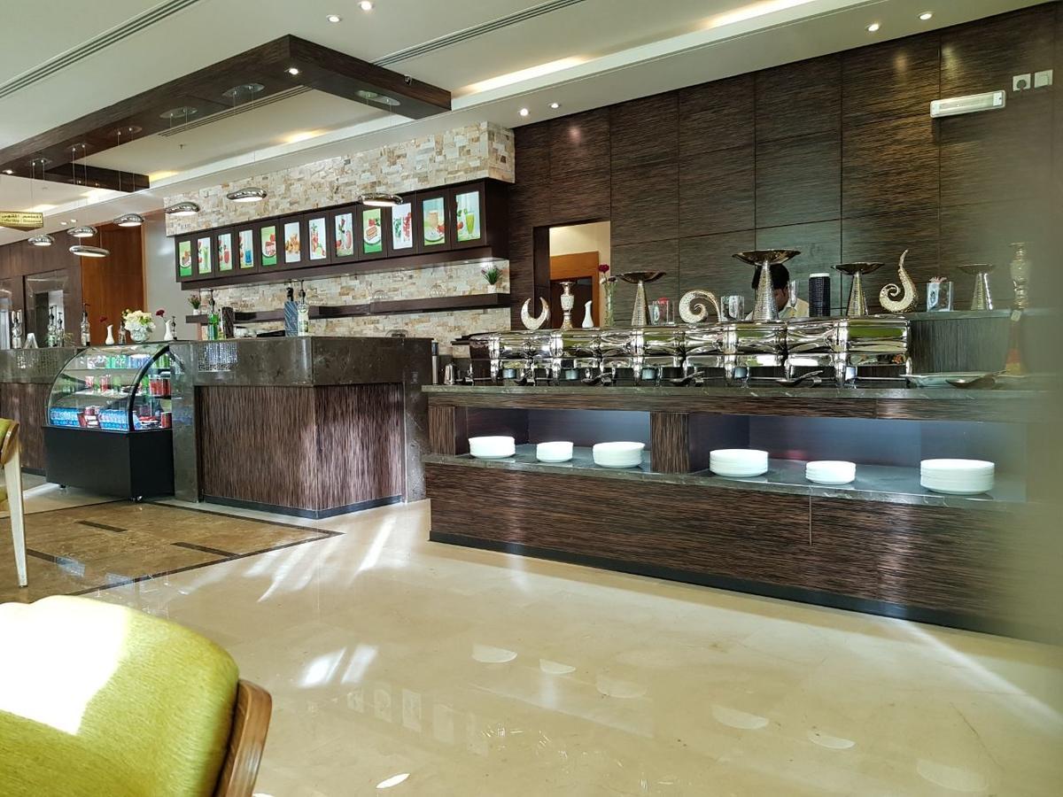 Thwary Hotel Suites Rijad Zewnętrze zdjęcie